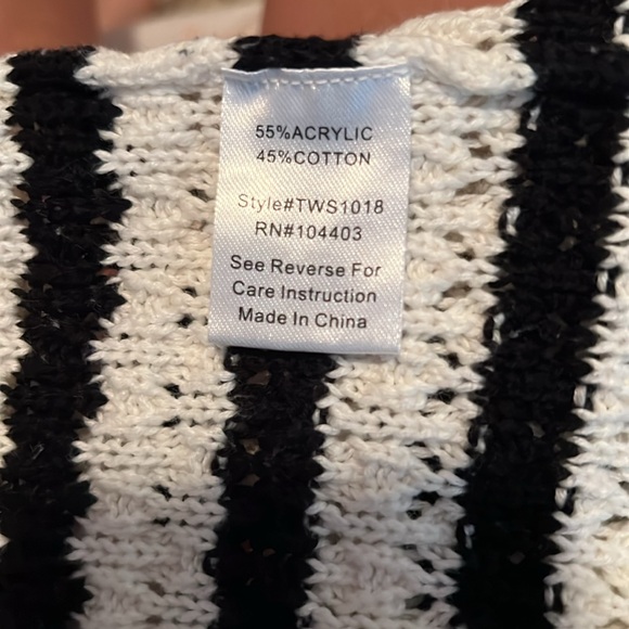 Crochet black-and-white dress - Picture 6 of 9